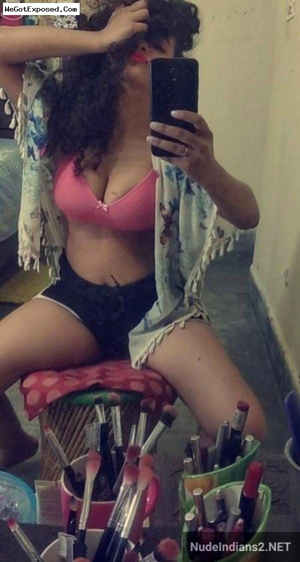 Bangalore college girl Swathi big tits show & modelling pics 13