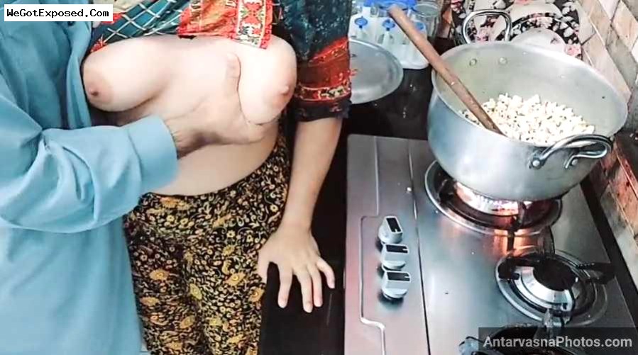 Big ass lahore pakistani bhabhi ke xxx kitchen sex photos 8