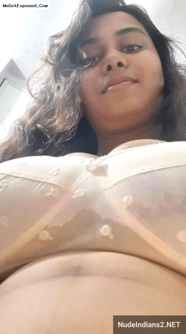 Big boobs Bengali girl Ritu sent bathroom selfies to crush 11