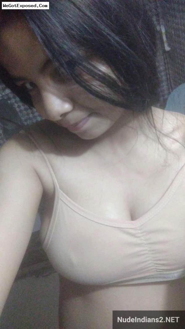 Cute Punjabi girl Neetu’s big boobs show & nude selfies 3