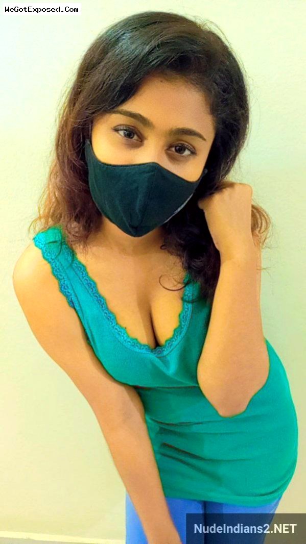 Gujarati girl Saloni Patel showing boobs & sexy body selfies 1