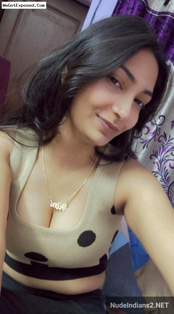 Gujju GF Mayuri Shah’s boobs show & blowjob pics with lover 2