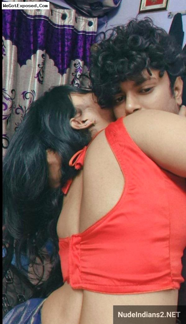 Gujju GF Mayuri Shah’s boobs show & blowjob pics with lover 3