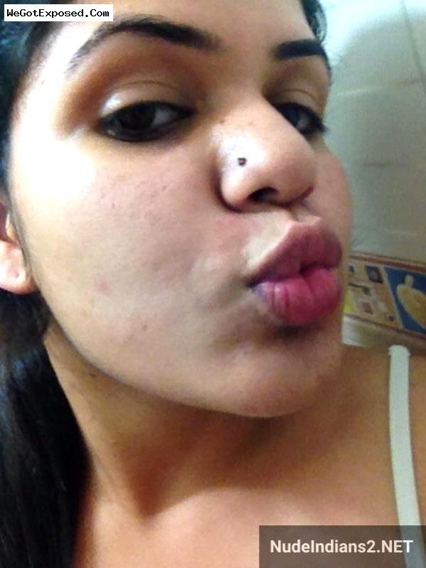 Kanpur girl Pratima’s boobs selfies taken before marriage 2