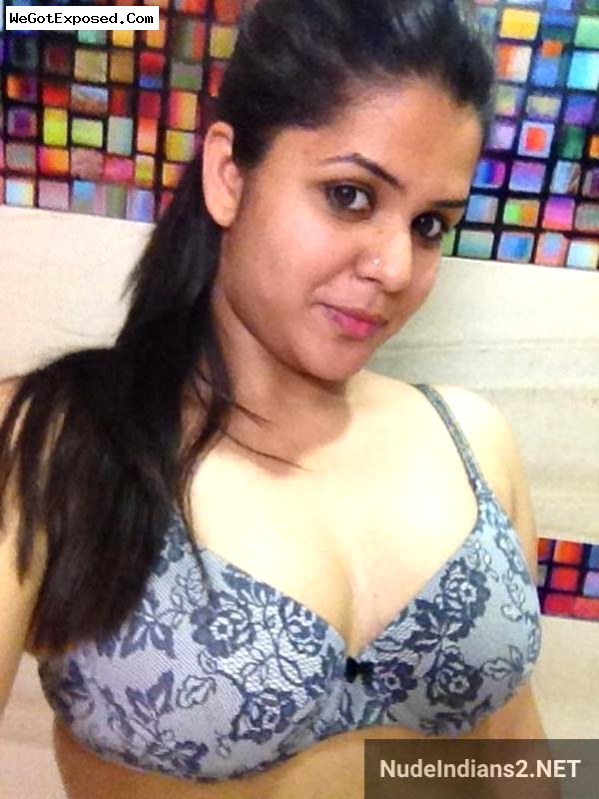 Kanpur girl Pratima’s boobs selfies taken before marriage 3