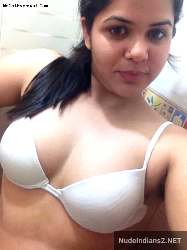 Kanpur girl Pratima’s boobs selfies taken before marriage 4