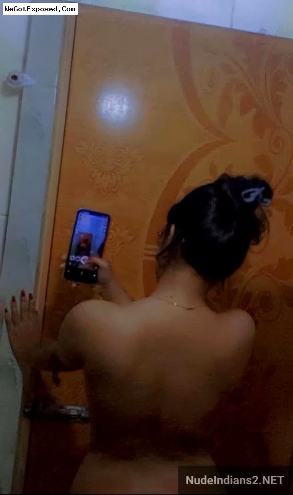 Kolkata sexy GF Suborna’s round boobs & bra panty selfies 3
