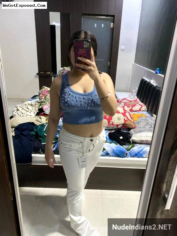 Lucknow girl Nupur’s hot boobs & nude selfies sent to BFF 4