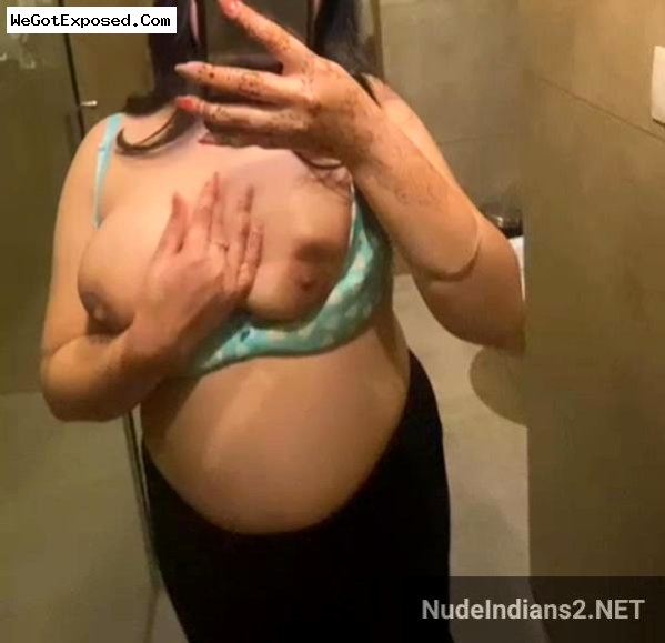 Lucknow girl Nupur’s hot boobs & nude selfies sent to BFF 5