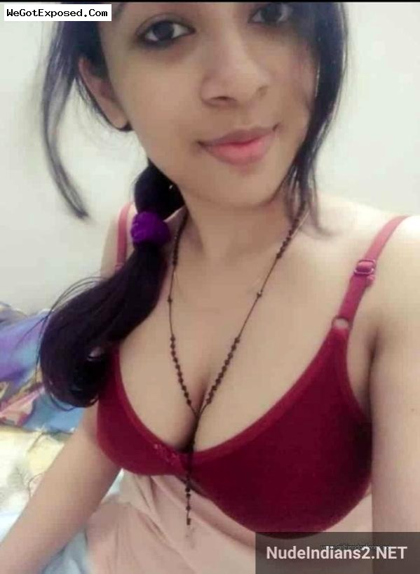 Mallu college GF Ananya shows juicy boobs in topless selfies 10