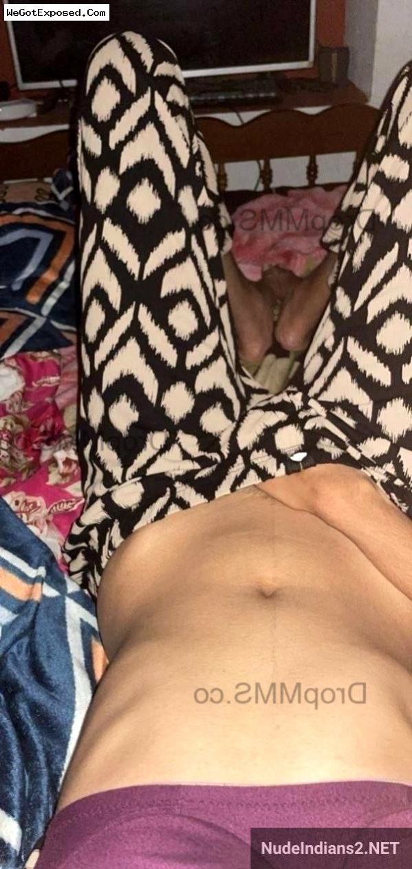 Mallu slut wife Radhika’s tight boobs & pussy show to ex-BF 10