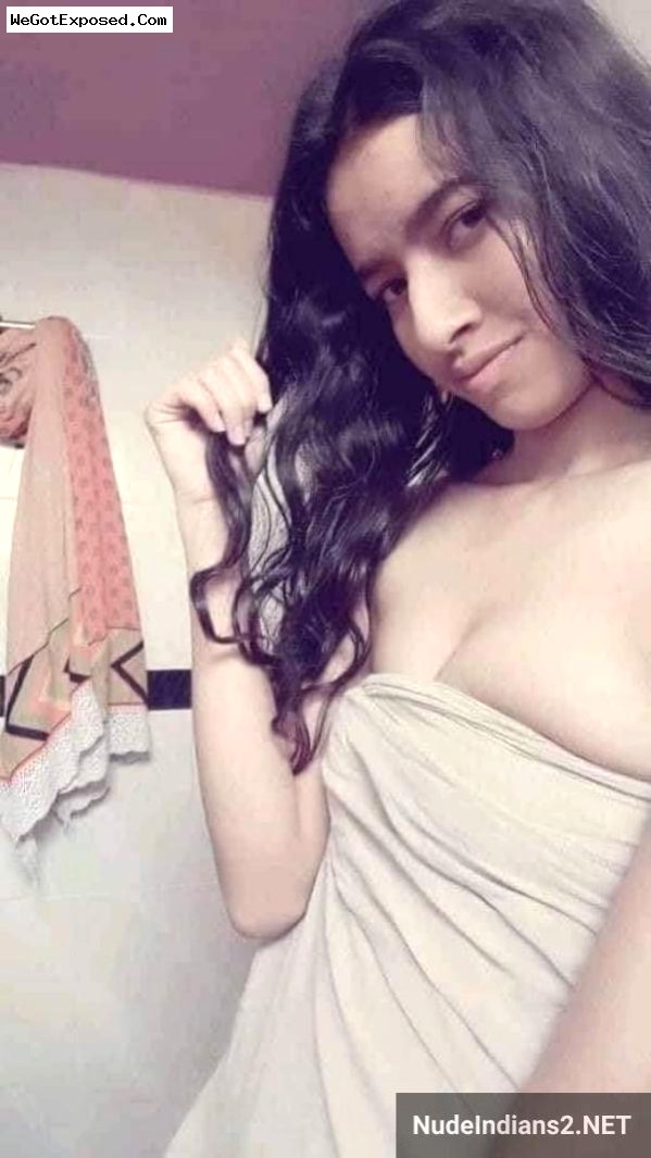 Manipuri girl Ishani nude body tease selfies sent to crush 1
