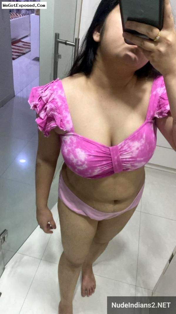 Punjabi girl Sehaj Gill’s big tits selfies & hot body show 2