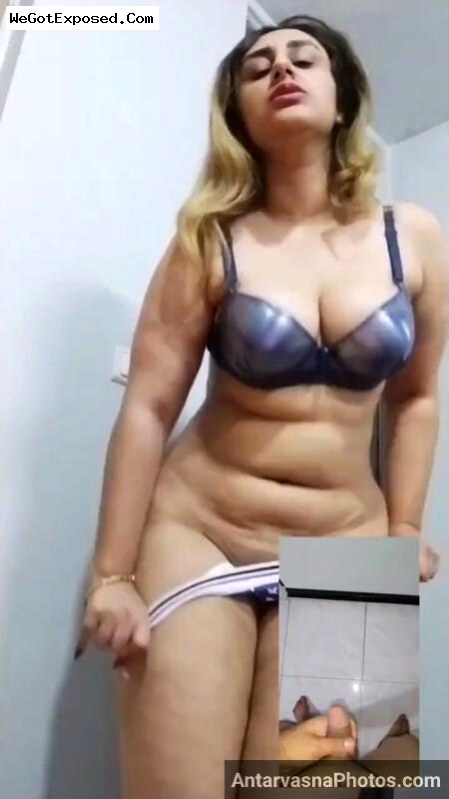 Sex chat  me chut kholti Pakistani milf ne – leaked photos 2