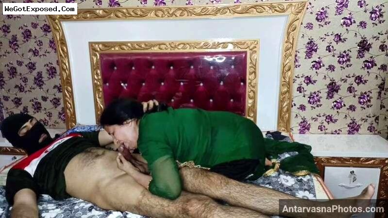Sexy pakistani aunty aur jawan lover ke chudai photos 4