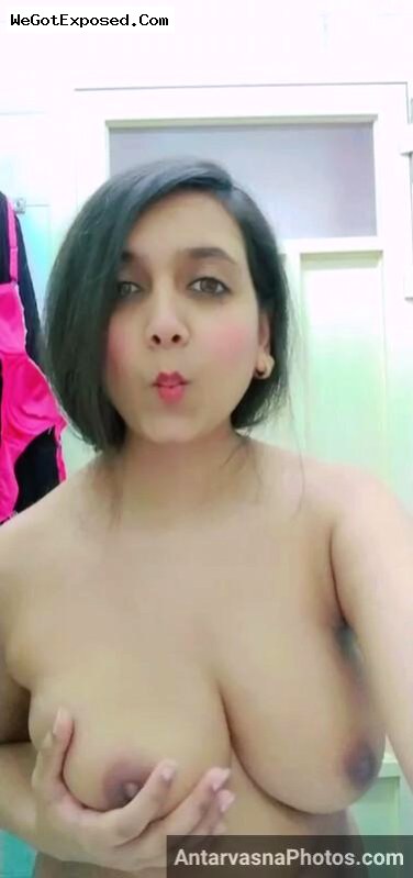 Sexy Pakistani bhabhi ne liye apne nange chudasi photos 11