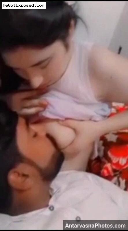 Sexy Pakistani girl driver boobs sucking photos 5