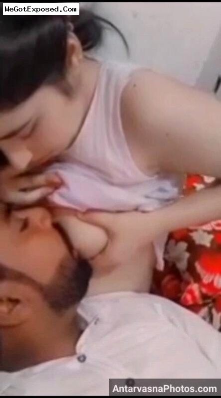 Sexy Pakistani girl driver boobs sucking photos 7