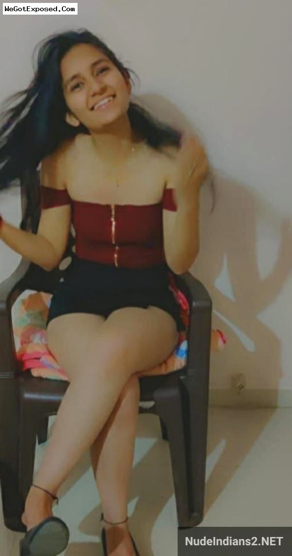Slim Patna college GF Anjali’s small boobs & lingerie pics 1
