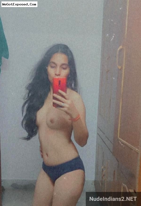Slim Patna college GF Anjali’s small boobs & lingerie pics 5