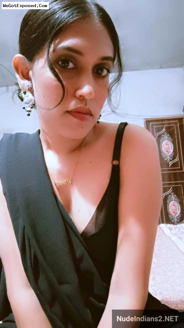 Viral! Young Rajasthani wife Sujata’s nude selfies in saree 1