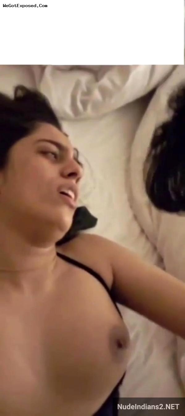 Young Muslim wife Sofiya’s juicy boobies show in bathroom 19