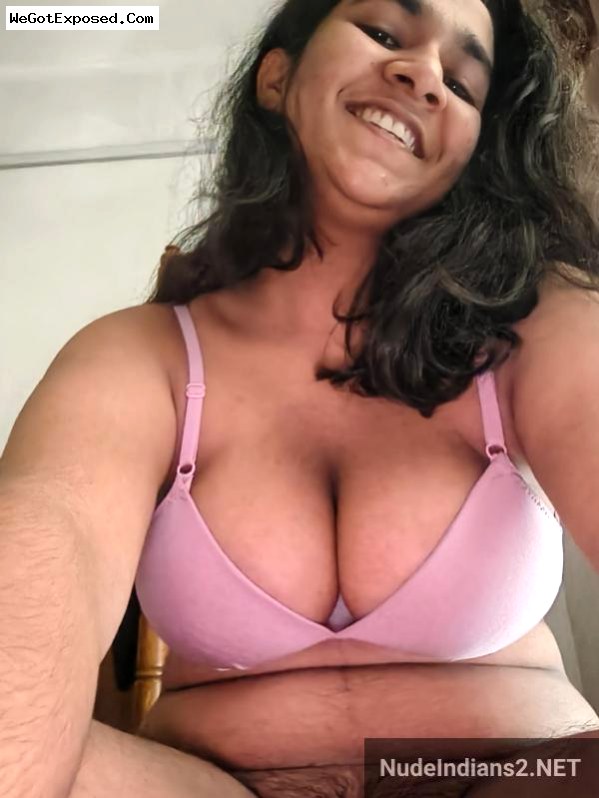 Bengali muslim girl Nadia’s sexy boobs and pussy selfies 4