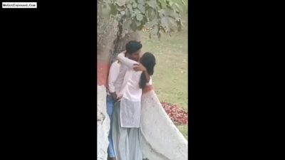 College Girl Ki Chut Me Lund Ghusaya Khul Me Sex
