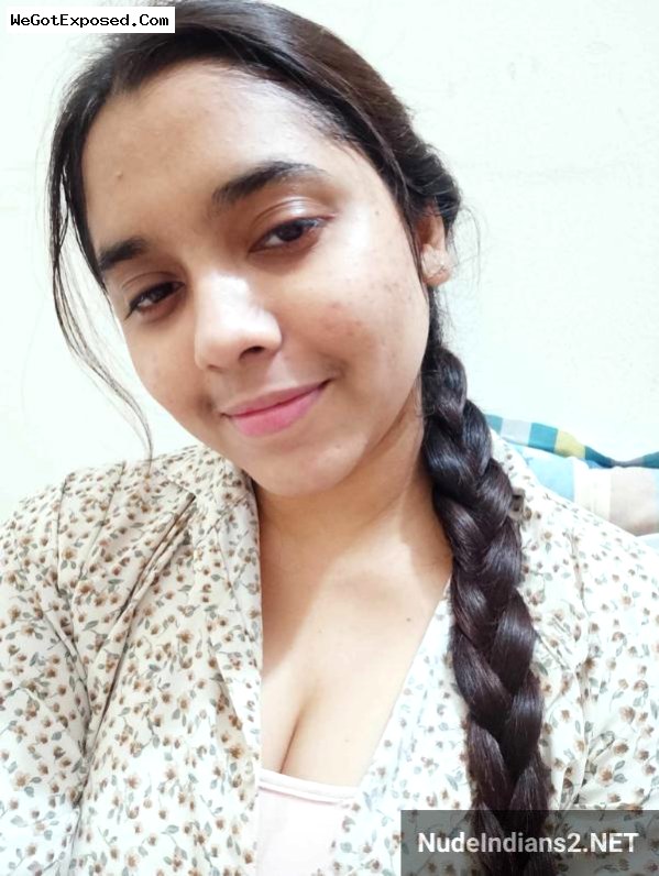 Cute Mallu muslim girl Zainab’s hot boobs and ass selfies 11