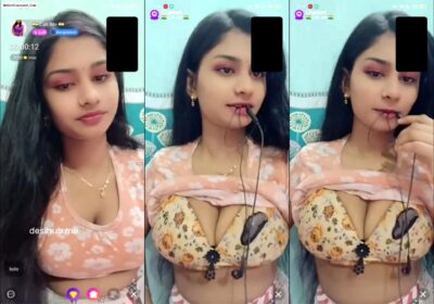 Desi Girl Strips Fully Nude On Chamet Cam Show Fingering Herself Before Fucking Pussy With Eggplant