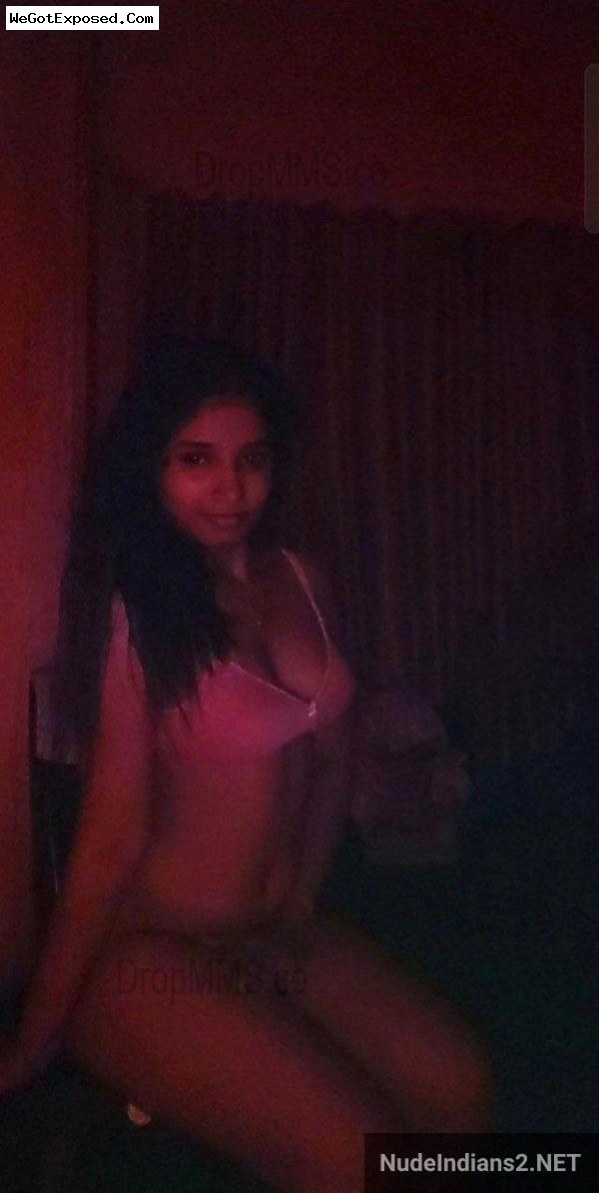 Horny Kerala Supriya’s sexy body teasing selfies sent to BF 3