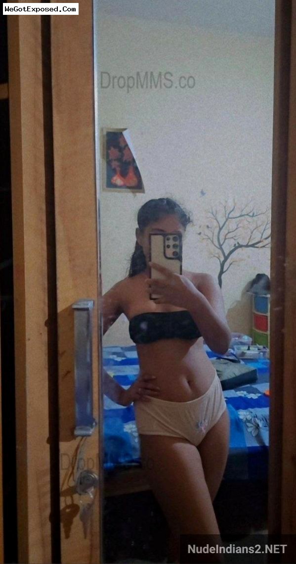 Horny Kerala Supriya’s sexy body teasing selfies sent to BF 9