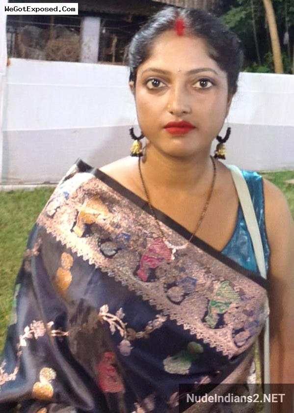 Kolkata boudi Sangeeta’s sex photos in bed with devar 1