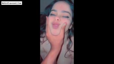 Muslim Girl Nagma Ki Big Boobs Show or Blowjob Viral