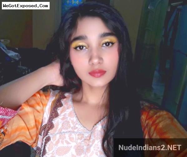 Muslim Paki GF Afreen’s big tits & doggy sex pics with lover 1