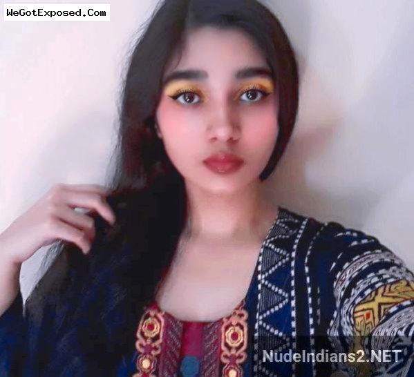 Muslim Paki GF Afreen’s big tits & doggy sex pics with lover 9