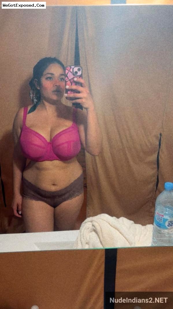 Pune GF nurse Sayali Patil’s huge boobs & lingerie selfies 4