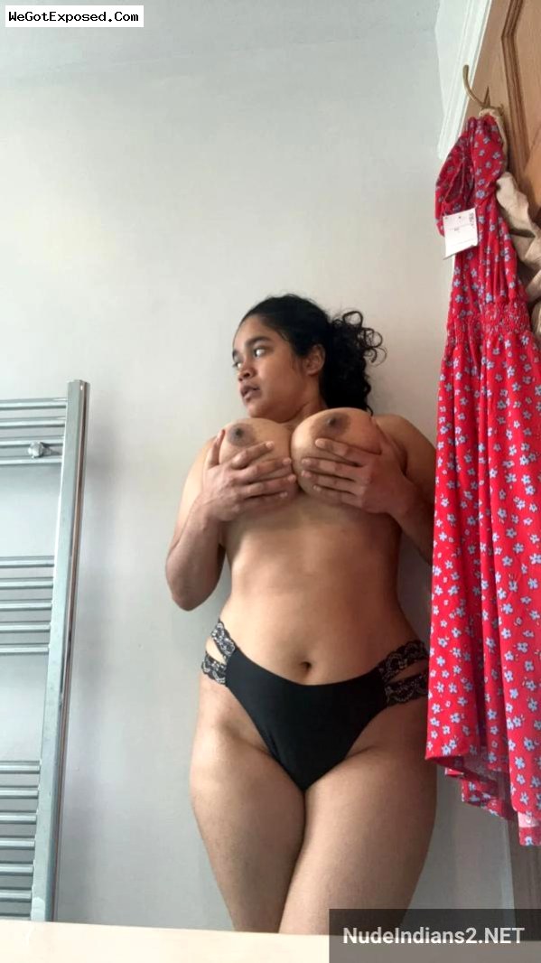Pune GF nurse Sayali Patil’s huge boobs & lingerie selfies 9