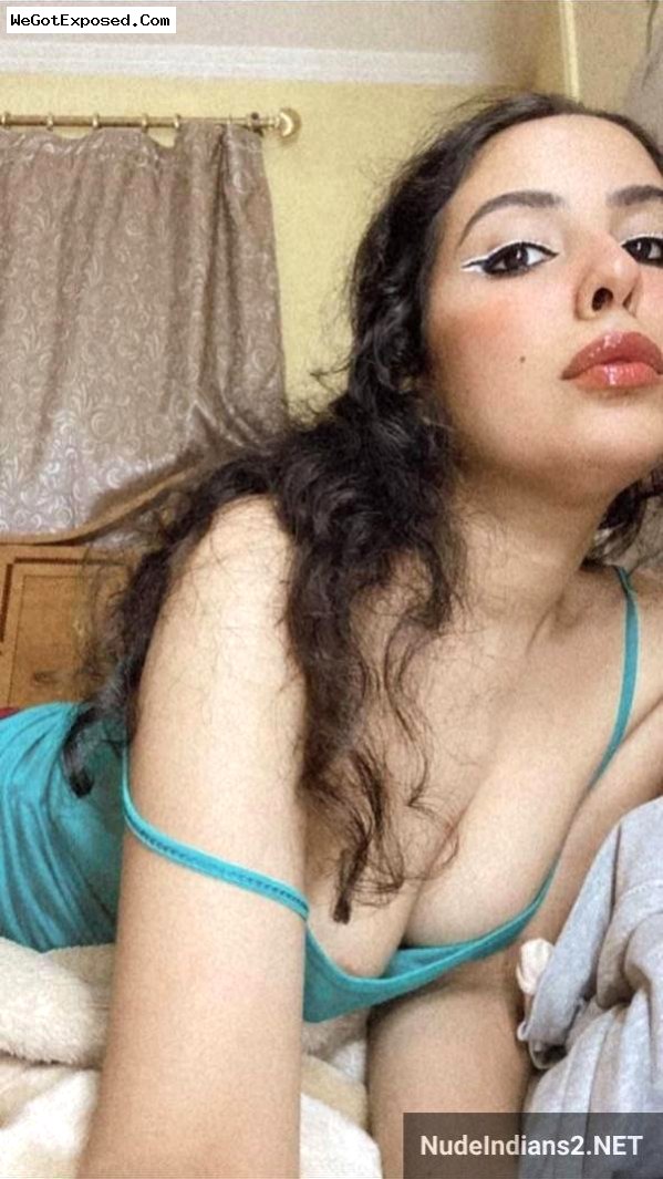 Viral! Muslim NRI GF Nadira’s nude modelling on Instagram 5