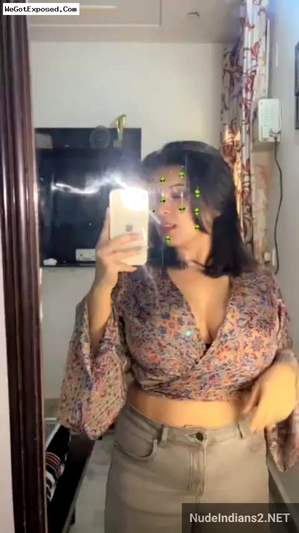 Viral! South Delhi GF Nisha’s big tits show & sex with lover 1